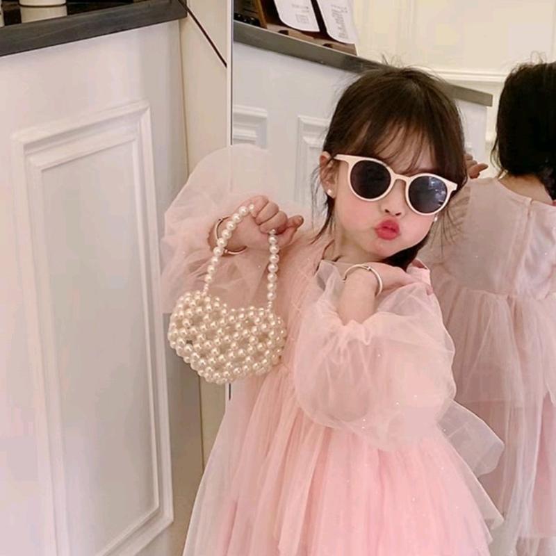 Túi Cầm Tay Kết Hạt Trai Nhân Tạo Màu Trắng Kem Cho Bé Balo Tim Đeo Chéo