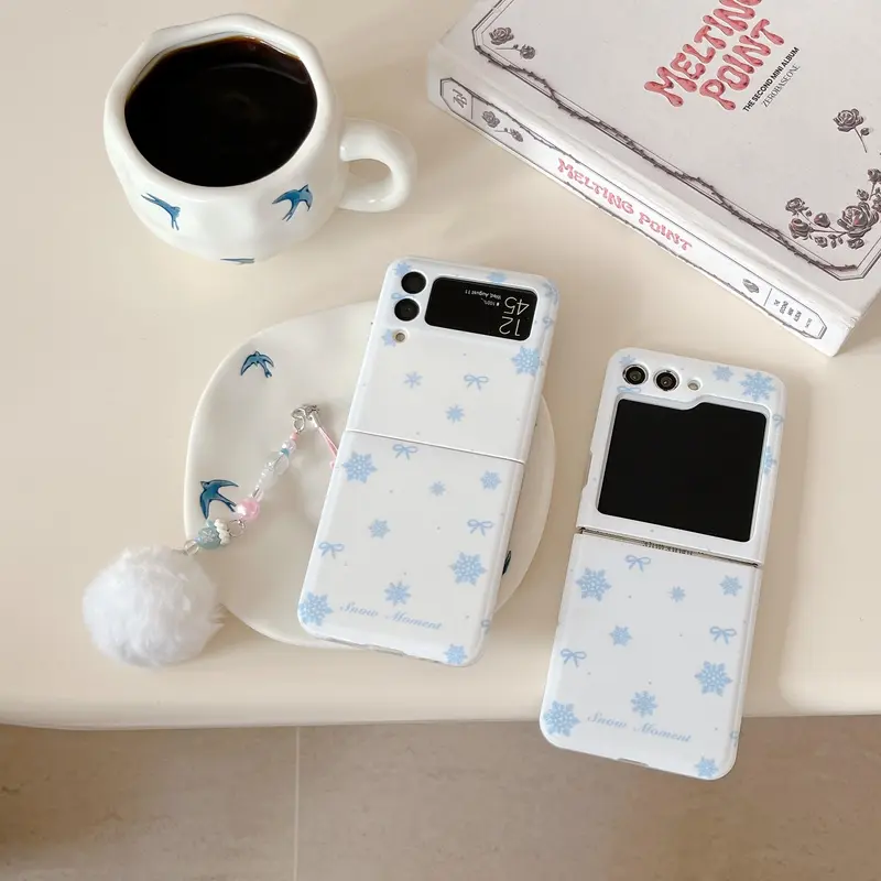 Snowflake Pattern Phone Case with Fluffy Ball Chain, 1 Count Fashion Phone Protective Cover, Phone Accessories Compatible with Samsung Galaxy Z Flip 6 5 4 3 4