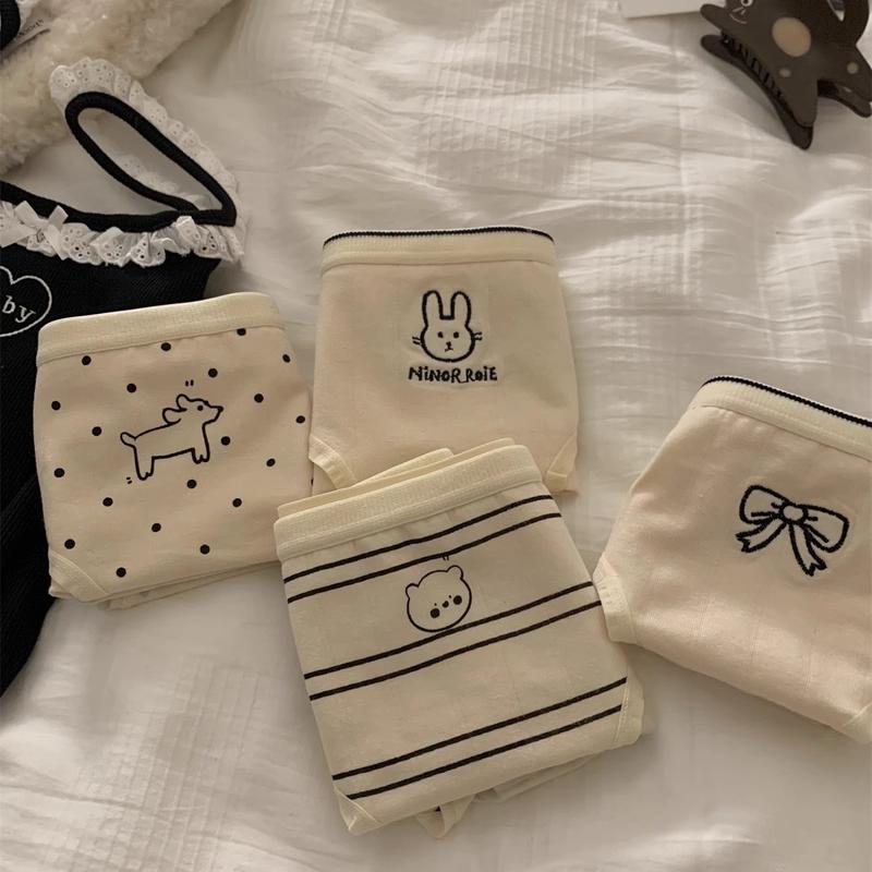 Product Introduction of Cotton Antibacterial Underwear Comfortable and Soft Student Middle Waist Cotton Underwear Female 5
