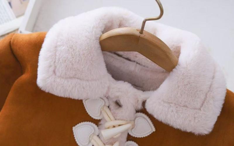 Product Introduction of Áo Khoác Bé Gái, Mùa Thu Và Mùa Đông, Lót Lông Cừu, Áo Khoác Lông Và Da Cho Trẻ Em, Quần Áo Mùa Đông Cho Em Bé, Áo Phong Cách Phương Tây, Hợp Xu hướng 13