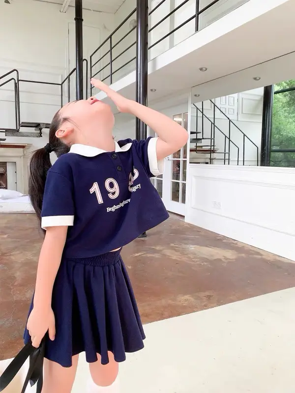 G03. Set áo croptop kèm chân váy xếp ly phong cách hàn quốc xinh cho bé 3