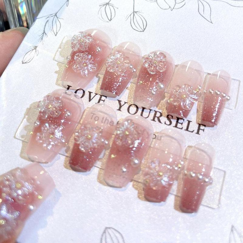 Product Introduction of 【Free Nail Jelly Glue】24pcs/set Fashion Nail Art Fake Nails Finished Nail Patch Wearable Nails 24