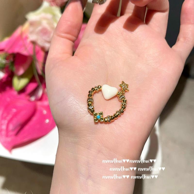 Product Introduction of Ancient gold chiseled carved window compass necklace, new Chinese style plated 18K goldFilial diamond pestle zircon ring 10