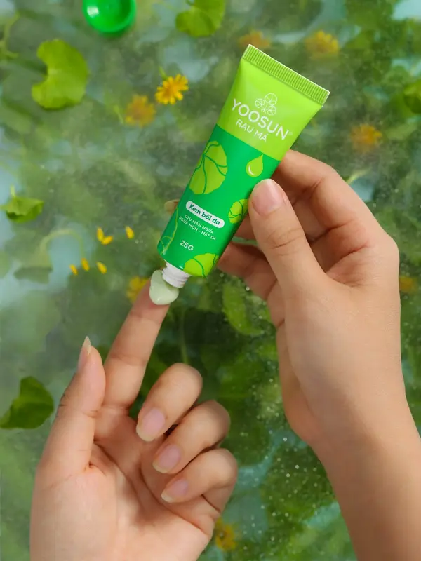 Bộ đôi kem dưỡng làm dịu, mát da, giảm mẩn ngứa, ngừa mụn, liền sẹo YOOSUN Rau má, YOOSUN Nghệ 25gr/Tuýp 1
