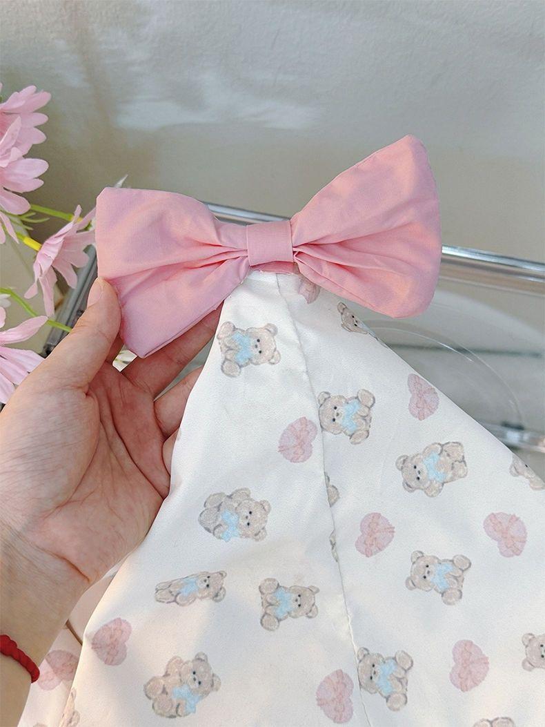 Product Introduction of Girls' Fashionable Jacket Spring and Autumn 2024 New Children's Bow Fashionable Baby Cute Zipper Hooded Top 4