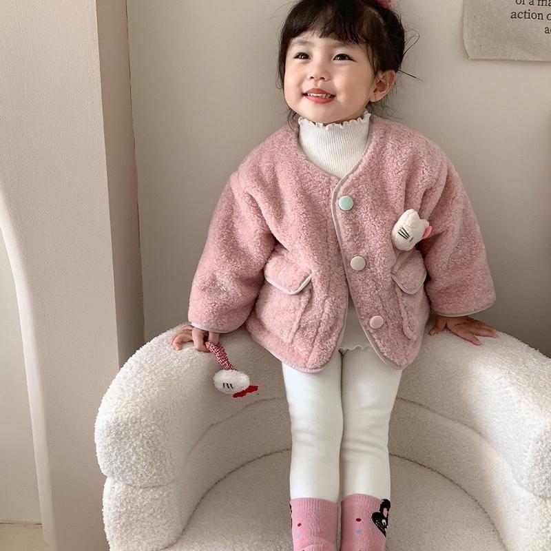 Áo khoác lông cừu đính hello kitty có túi lót nỉ dày ấm cho bé gái màu hồng