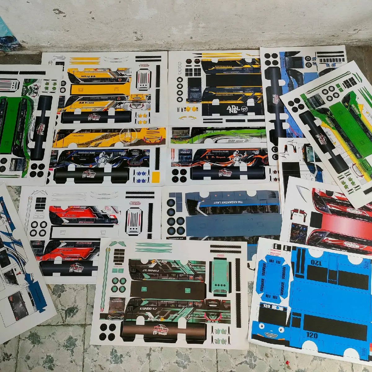 Lembaran Stiker Pola Papercraft Bus Skala 1:50 Beli 1 Lusin Free 1 Lembar