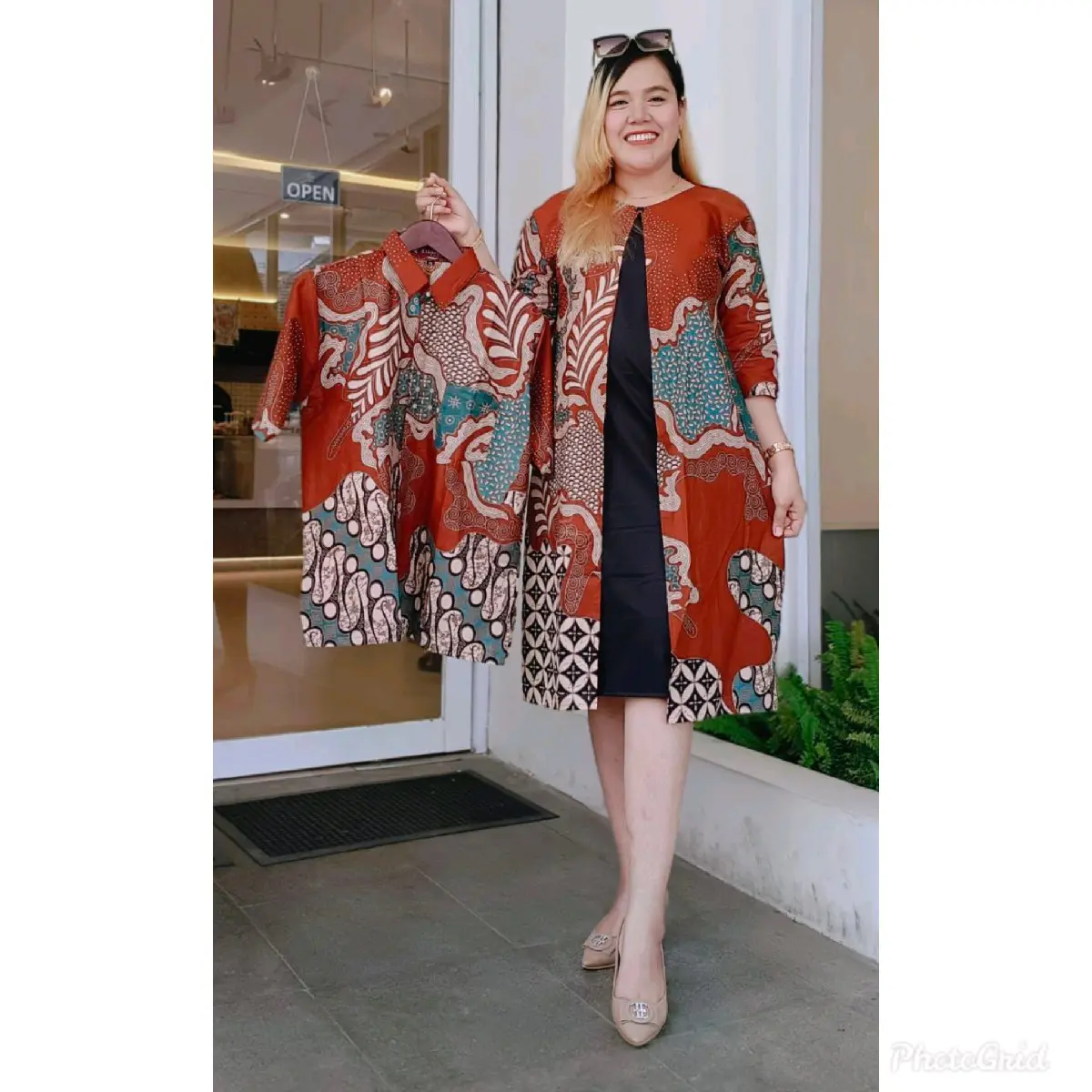 COUPLE DRESS BATIK BUKA TUTUP WARNA BATA