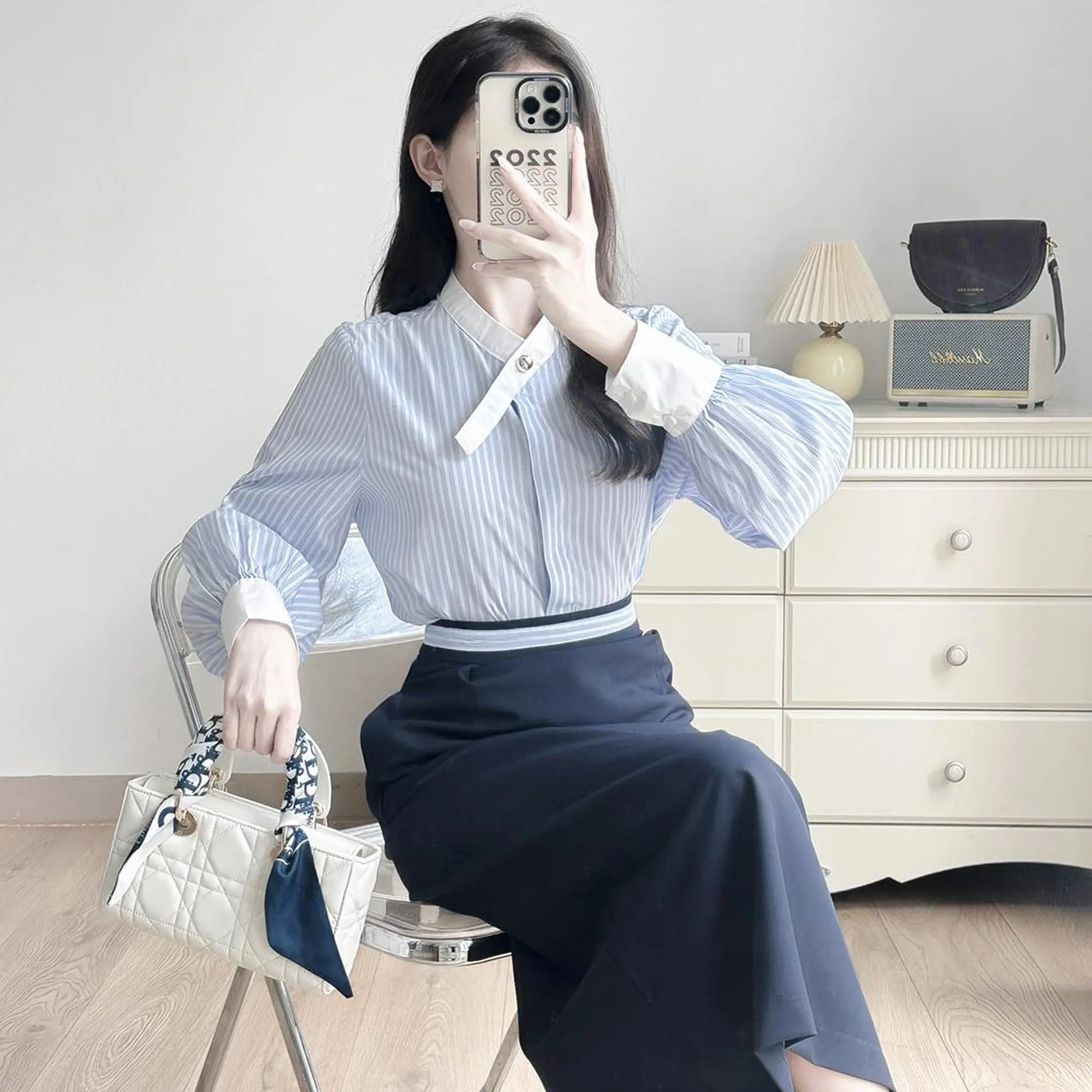 Áo Sơ Mi Nữ Sọc Xanh, Áo Sơ Mi Cổ Chéo Oni.Clothes, Hàng Thiết Kế Tay Bồng Tiểu Thư, Cổ Tàu Cách Điệu, Dễ Mặc Dễ Phối Đồ