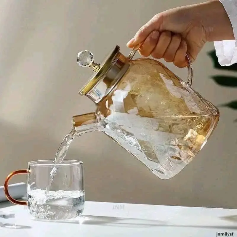 ￼Bình Nước Thủy Tinh Họa Tiết Kim Cương 1.8 lít Màu Hổ Phách Chịu Nhiệt Cao Cấp Dùng Pha Các Loại Trà