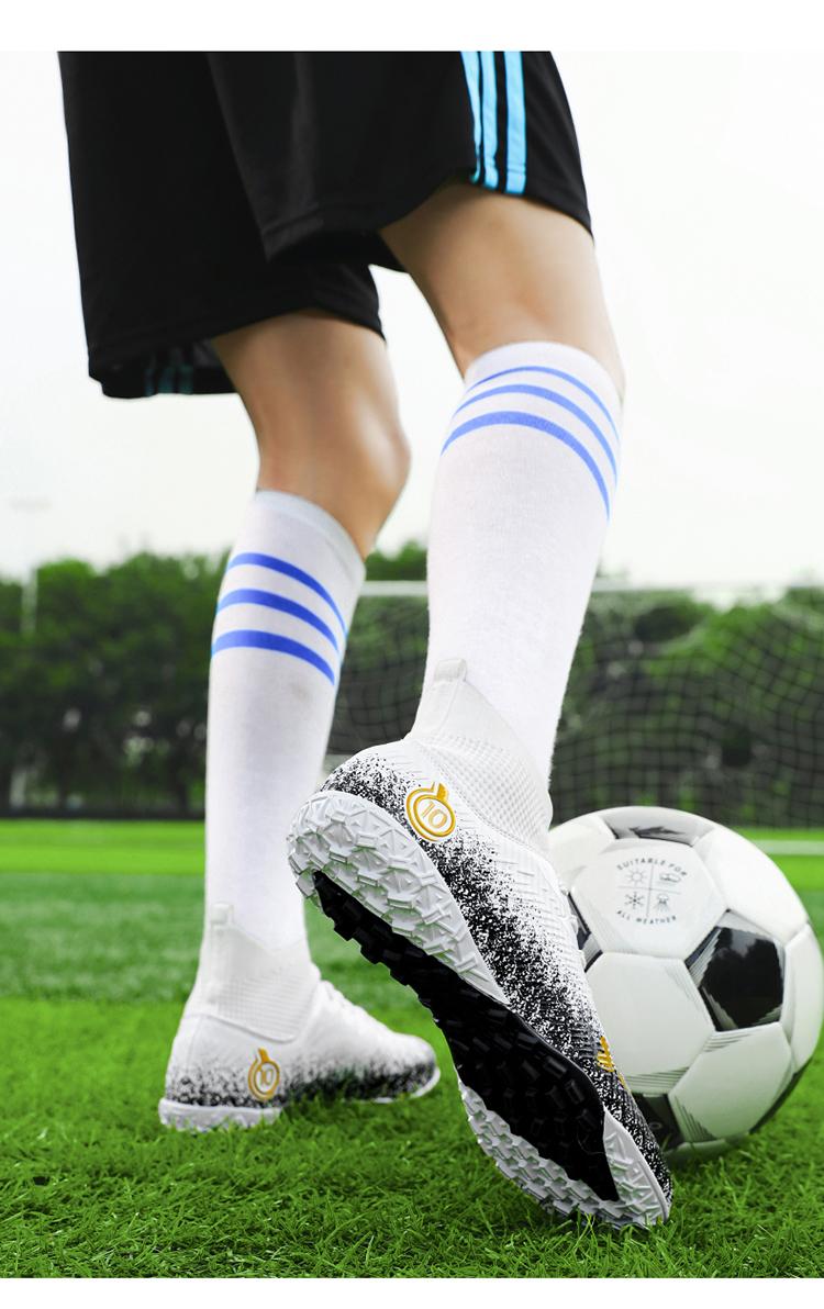 Product Introduction of （SIZE 33-46）Ready Stock Unisex Plus Size Football Shoes Outdoor Futsal Soccer Shoes Non-slip Training Shoes 21