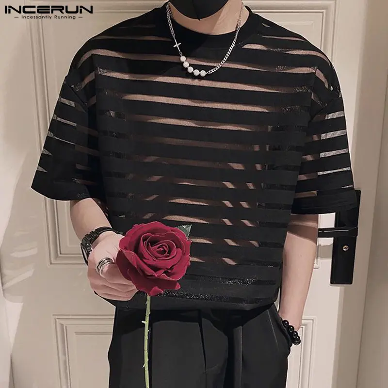 เสื้อยืดแขนสั้นผู้ชาย INCERUN ซีทรู แฟชั่น ลายทางแนวนอน สไตล์ลำลอง คอกลม สไตล์เกาหลี เสื้อยืด
