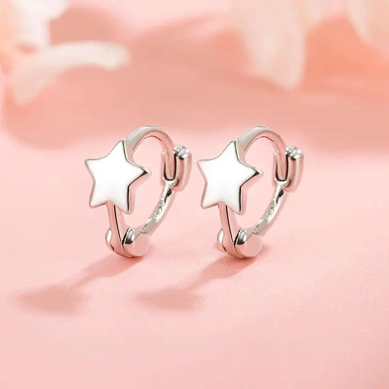 Luxe & Luster Jewelry Khuyên Tai Tròn, Hình Ngôi Sao Màu Bạc Trang Sức Đồng Thau Trang Sức Nữ Thiết Kế Độc Đáo Cao Cấp, Tinh Tế, Thanh Lịch, Dễ Phối Đồ Phong Cách Hàn Quốc