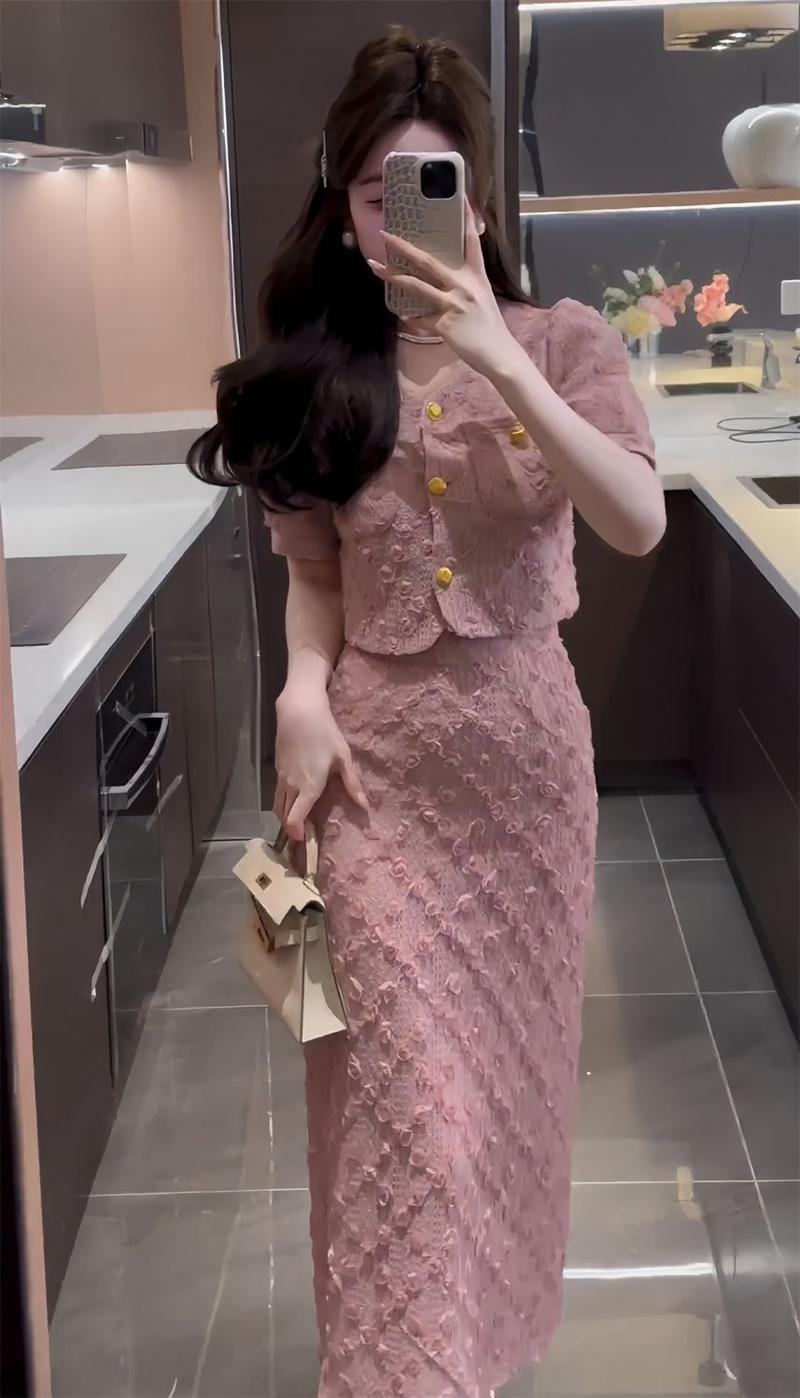 Product Introduction of Classic Style Graceful and Fashionable Suit Skirt Summer Design Short Top High Waist Slim Skirt Two-Piece Suit Fashion 5