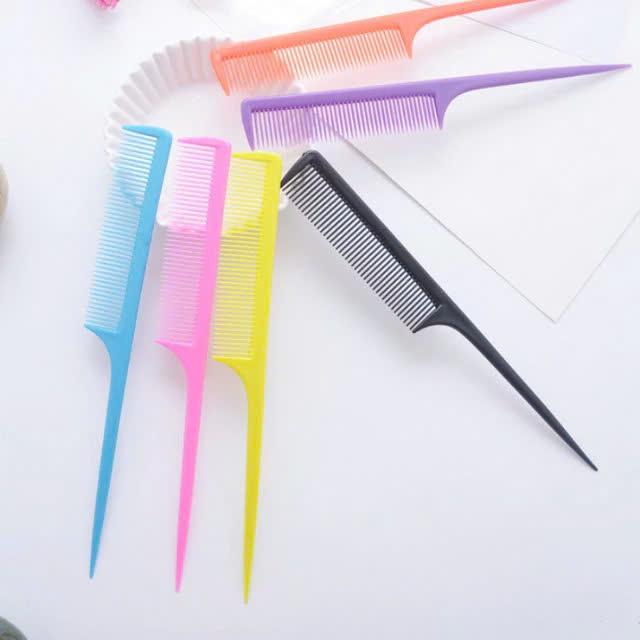 [SĂN DEAL 1K] Lược Chải Tóc Đuôi Nhọn, Lược Rẽ Ngôi Tạo Kiểu Tóc Nhiều Màu Chuyên Dụng Cho Salon Chất Liệu Nhựa Cao Cấp An Toàn - Giao Màu Ngẫu Nhiên