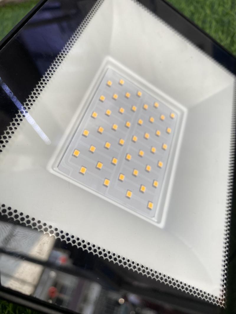 Product Introduction of Đèn pha led Liper. 10w/50w. Vỏ nhôm nguyên khối, kính cường lực, chống mưa IP65 31