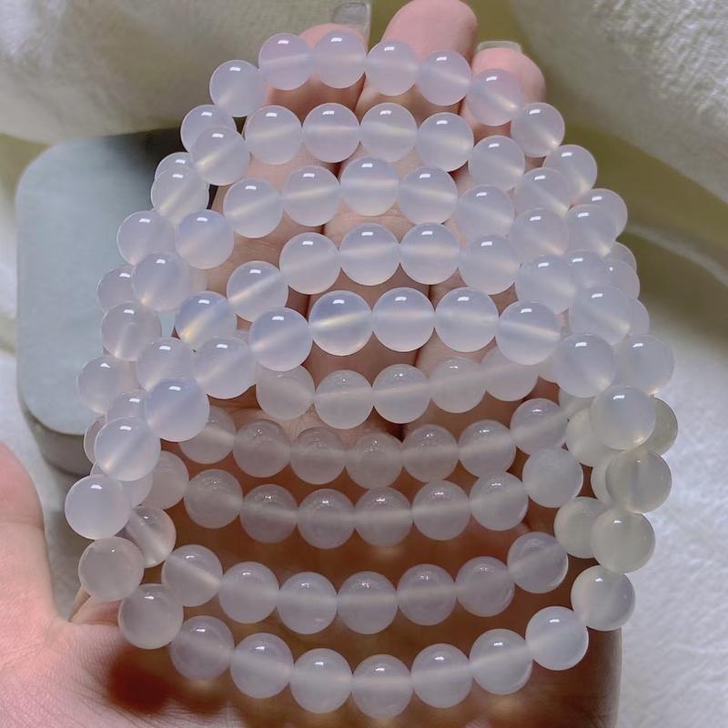 Product Introduction of Clear Moonlight Crystal Agate Bracelet 0