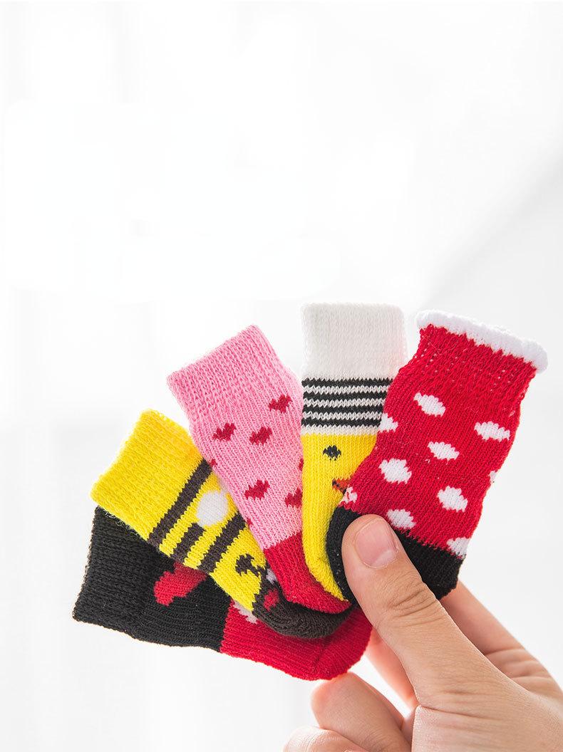 Product Introduction of 4Pcs Cute Pet Dog Socks with Print Anti-Slip Cats Puppy Shoes Paw Protector Products for Small Breeds Spitz York Dogs Chihuahua 4