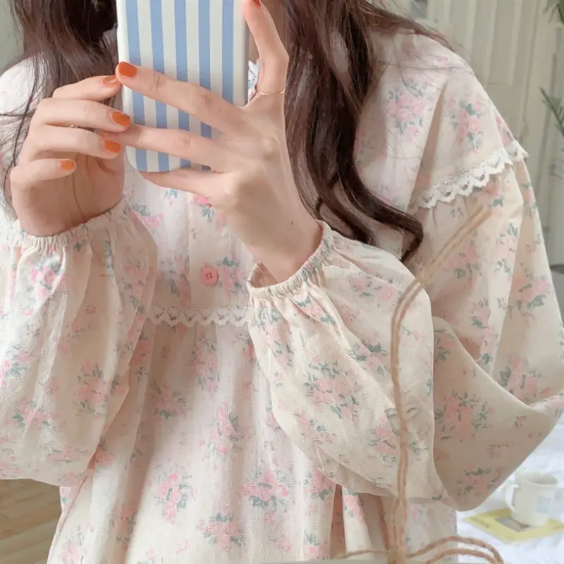 Bộ đồ ngủ Julia thô cao cấp Quảng Châu họa tiết hoa nhí cổ viền ren 40-68kg - Kem, Voi Sen Áo