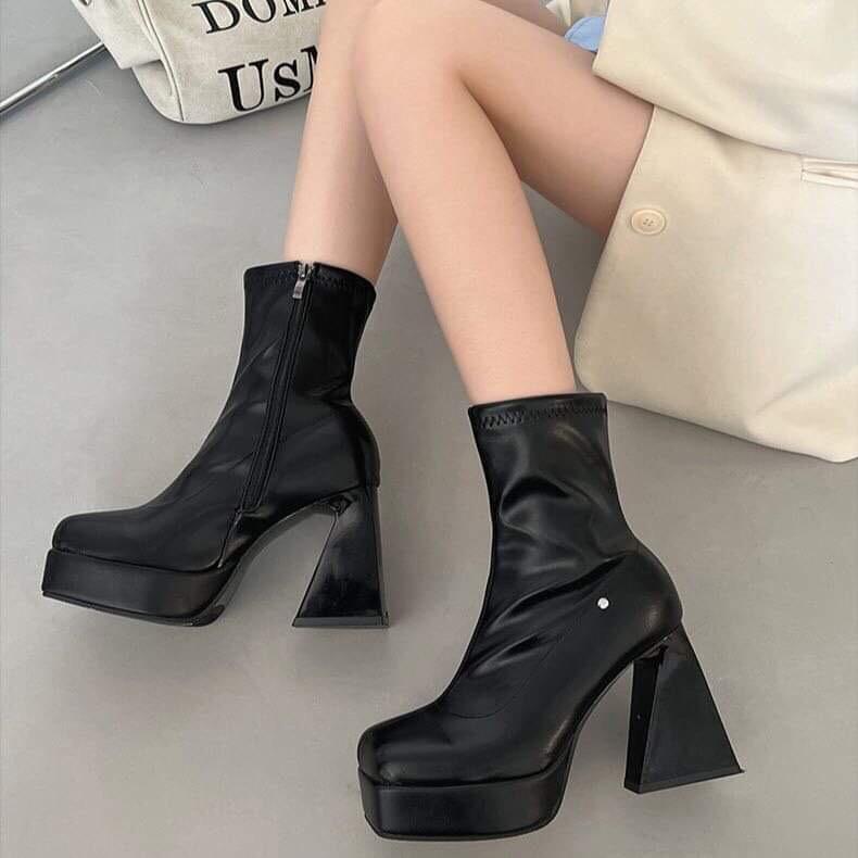 T21 - [GOBE SHOES] - Bốt cao gót khoá cạnh 0