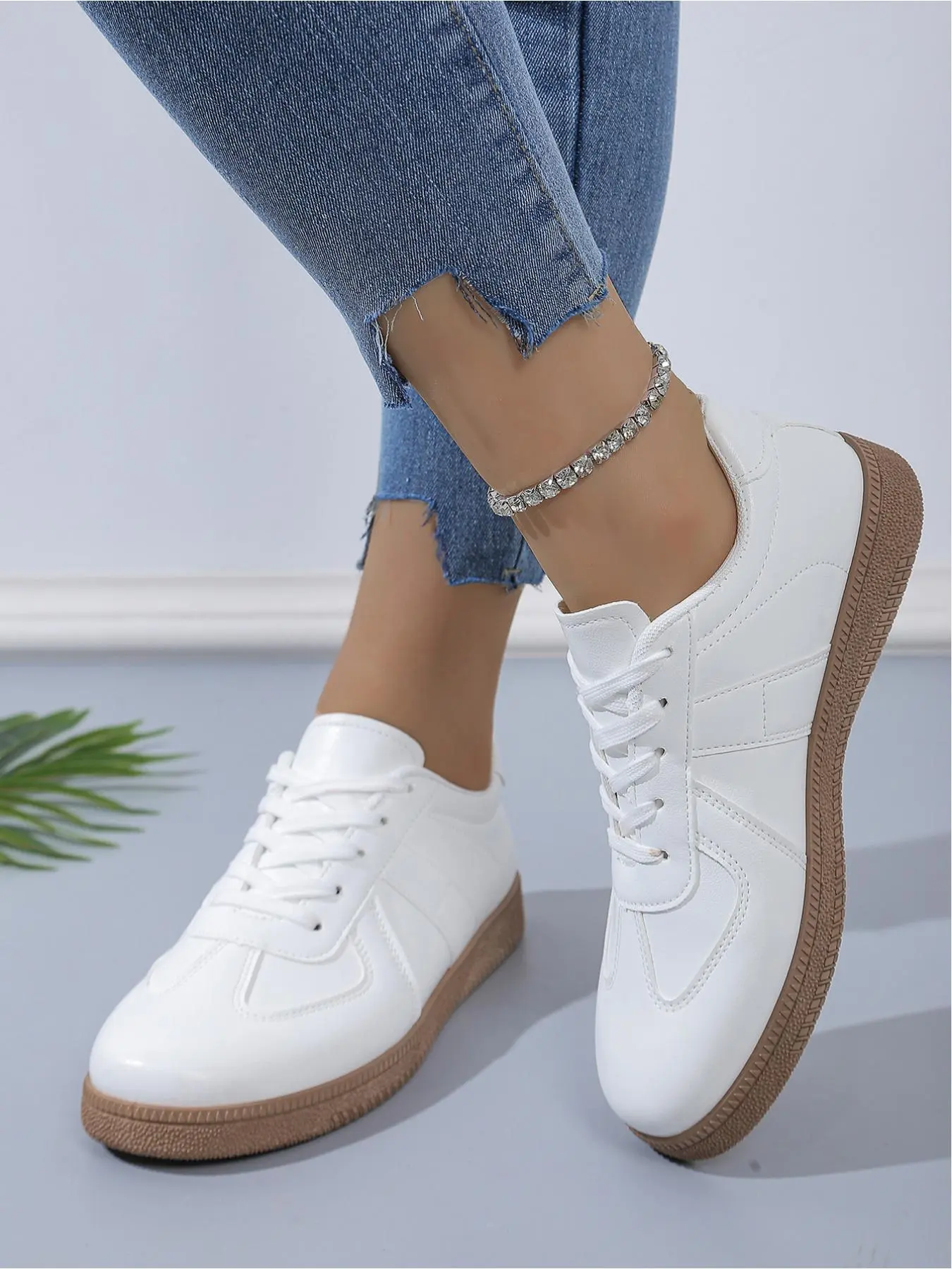 Women's Fashionable Lace Up Low Top Sneakers, Casual Comfortable Sports Shoes for Daily Wear, Perfect for Outdoor Activities and Sports
