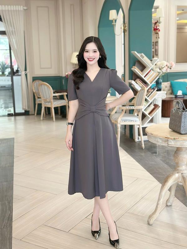 Đầm nữ thiết kế Nhật Vy cổ chữ V tay ngắn đính nơ eo cách điệu form chiết eo dáng xoè chất lụa phù hợp văn phòng công sở dự tiệc thanh lịch - D3067 Xám 5