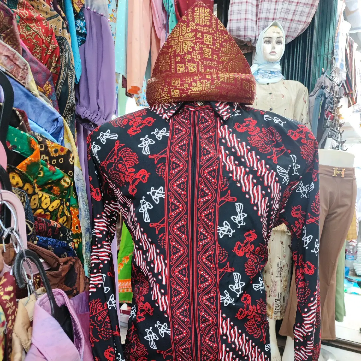 SERAGAM BATIK BANYUASIN PRIA DAN WANITA PAKAI FURING HITAM BUNGA Baju