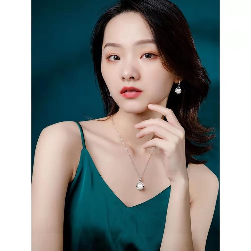 Product Introduction of Internet Celebrity Live Broadcast New Hot Sale Suit Simulation Freshwater Pearl Shell Pearl Full Diamond Earrings Women's Luxury Pendant Necklace 11