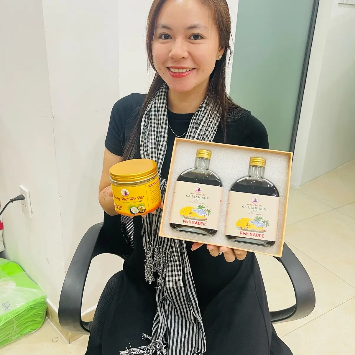 Set 2 Chai Nứơc Mắm Cá Linh Non 250ml