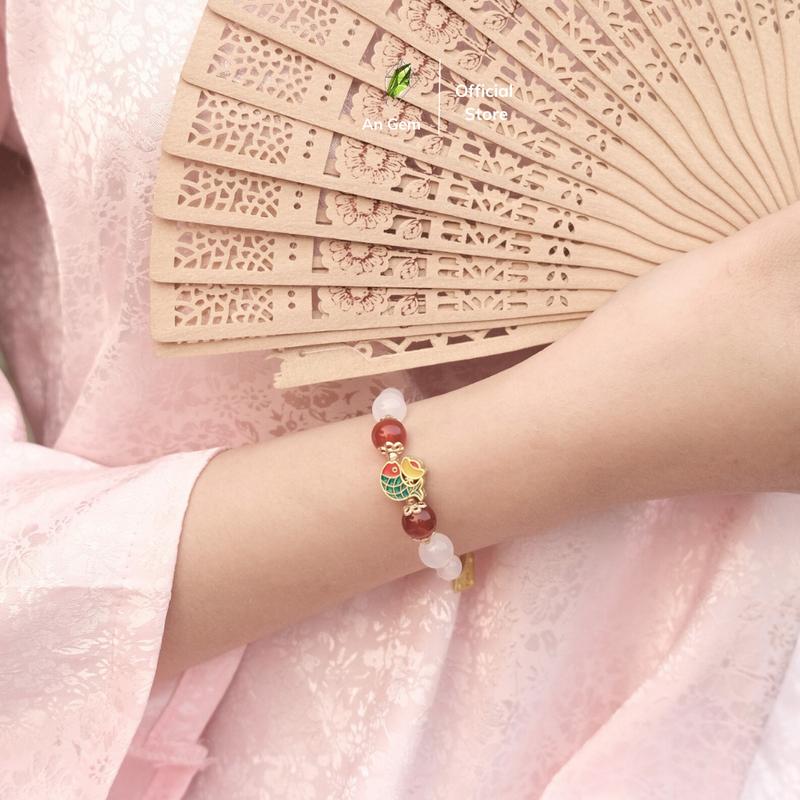 Product Introduction of Vòng tay đá tự nhiên mix charm Ông Công Ông Táo Tết Cổ Truyền 2025 An Gem, lắc tay phong thuỷ may mắn charm cá phối hoa mai lì xì Bracelet quà tặng sinh nhật giáng sinh Noel Tết Valentine Phụ Kiện [TẶNG CHỈ ĐỎ] 5