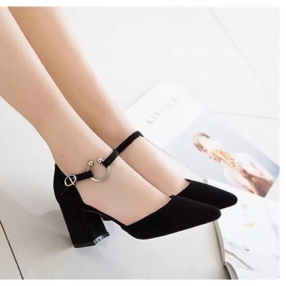 Giày cao gót bít mũi gót khoá C Nữ Shoes