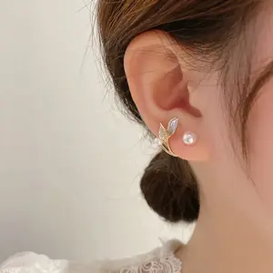 Anting Stud Kristal Mutiara Daun Gaya Korea Untuk Wanita AT038
