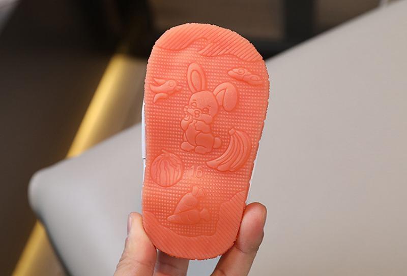 Product Introduction of Call shoelace ring soft soled baby toddler shoes Boys baby shoes girls baotou baby sandals 2