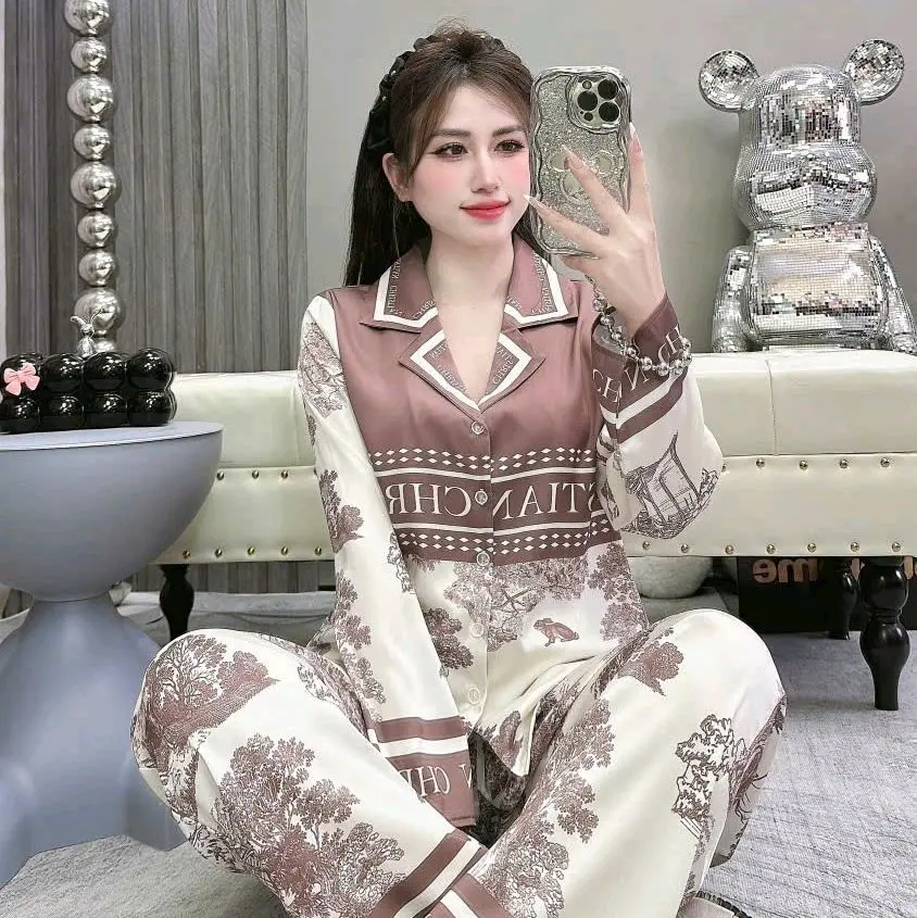 hàng nghiêm chuẩn tơ tằm mềm mịn
