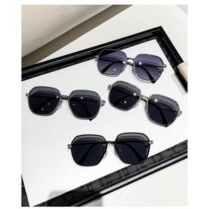 แว่นกันแดดโพลาไรซ์ น้ำหนักเบาพิเศษ ข้ามพรมแดน ขั้นสูง สไตล์ดาราอินเทอร์เน็ต ป้องกันรังสียูวี เหมาะสำหรับคนขับและนักบิน