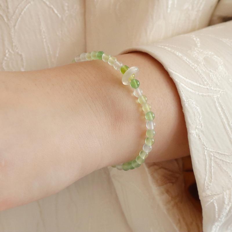 Product Introduction of Natural Grape Purple Chalcedony Crystal Bracelet Artistic Temperament White 4mm Extremely Fine Natural Crystal Bracelet Accessories 7