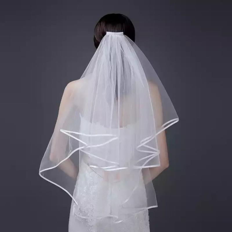 Product Introduction of Elegant Wedding Accessories Short Simple Lace Edge Two Layer With Comb Bridal Veil Wedding Veil Women's Tulle 11