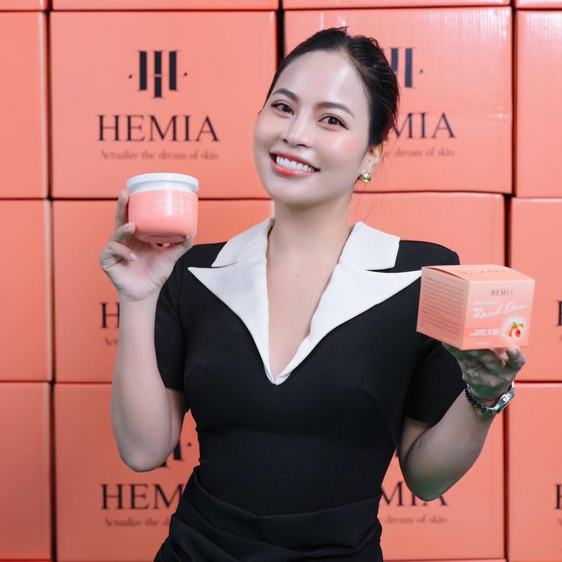 KEM BODY THẠCH ĐÀO HEMIA+ TẶNG KÈM 2 GÓI TẮM TRẮNG KHÔ