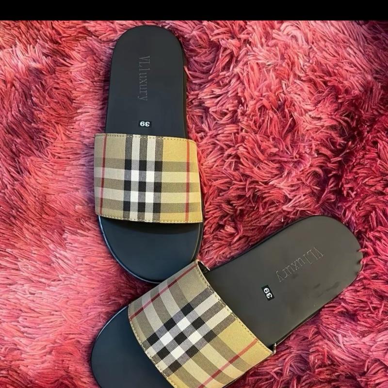  Dép quai ngang bbr vàng đế cao su non đã khâu quai và đế  cao cấp yên tâm giặt,rửa đi nước thoả mái đế cao su non 2cm siêu dẻo,mềm,êm,ma sát chống chơn trượt DéP Nam Slipper Đế Bằng 