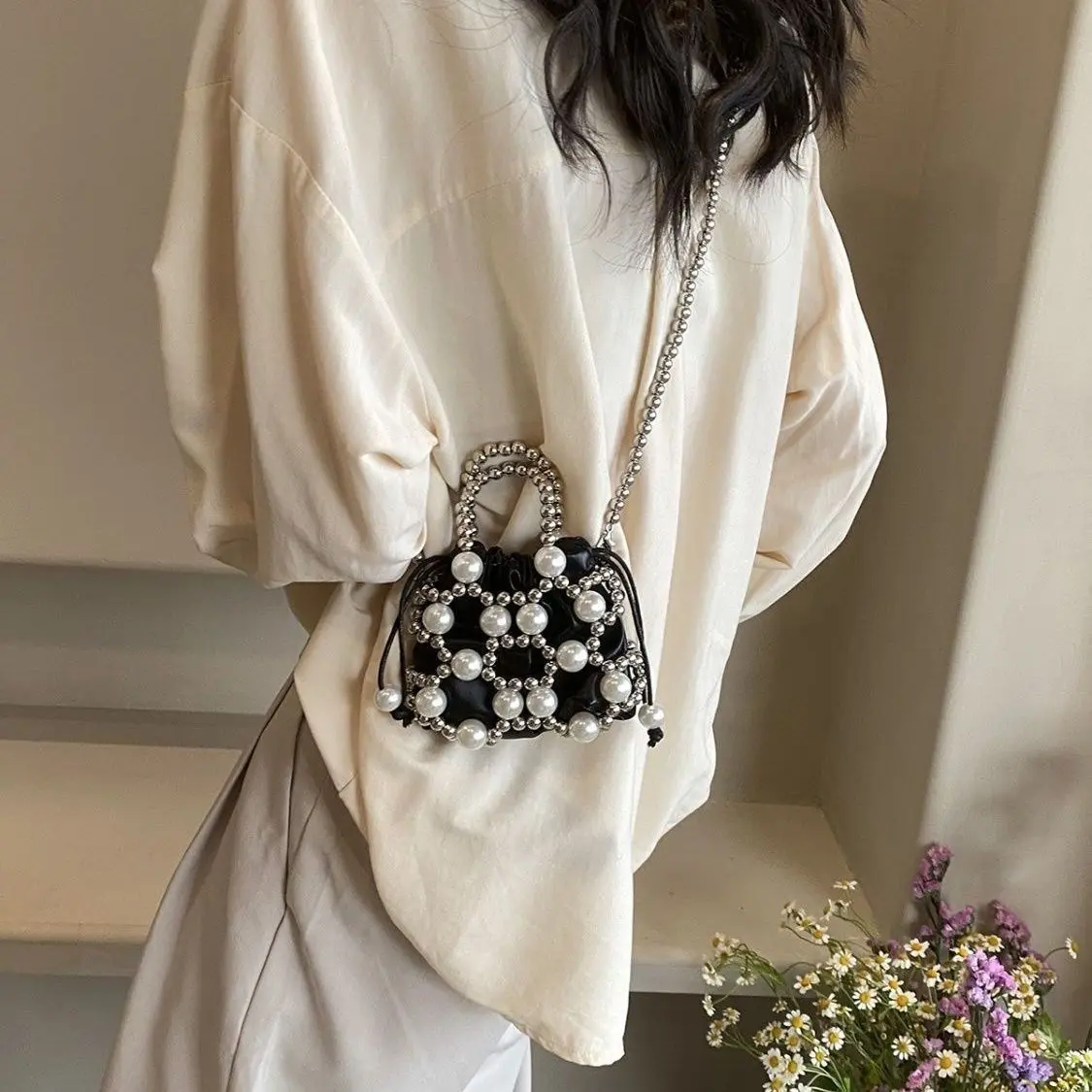 Túi Messenger Dệt Kim Dây Ngọc Trai Thủ Công Mini Thời Trang Mới, Thiết Kế Khoét Lỗ Dây Đeo Vai, Phong Cách Cổ Điển 20240224
