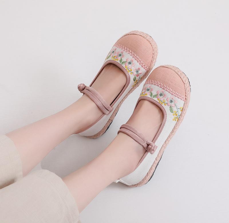 Product Introduction of 2025 Summer New Beijing Traditional Embroidered Shoes Women's Embroidered Linen Cloth Shoes Ethnic Style Shallow Mouth Embroidered Shoes 7