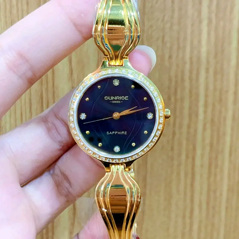Đồng hồ Nam. Chính hãng.chống nước tuyệt đối mỏng. chạy máy PIN RIN .size 38mm .đem lại sự . sang trọng.lịch sự  cho phái nam. chống nước 50m.rẻ đẹp  Bền bỉ . 1