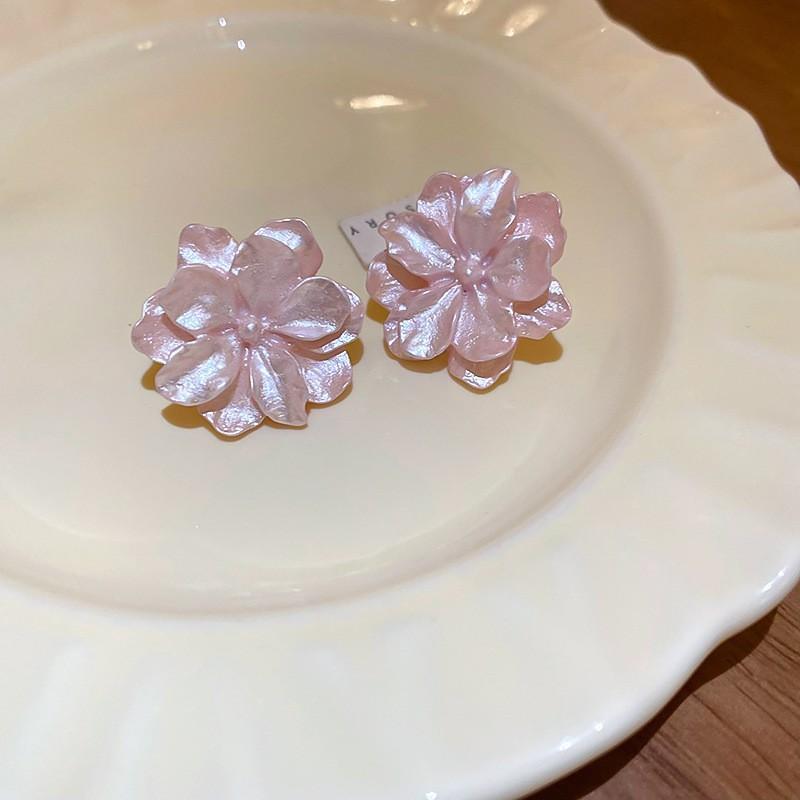 Camellia Stud Earrings, French Vintage Style, Elegant and Unique, Chic and Versatile High-End Jewelry for Women 7