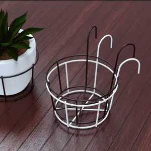 Rak Pot Bunga Gantung Pagar Balkon Rak Tanaman Hias Bahan Besi Minimalis