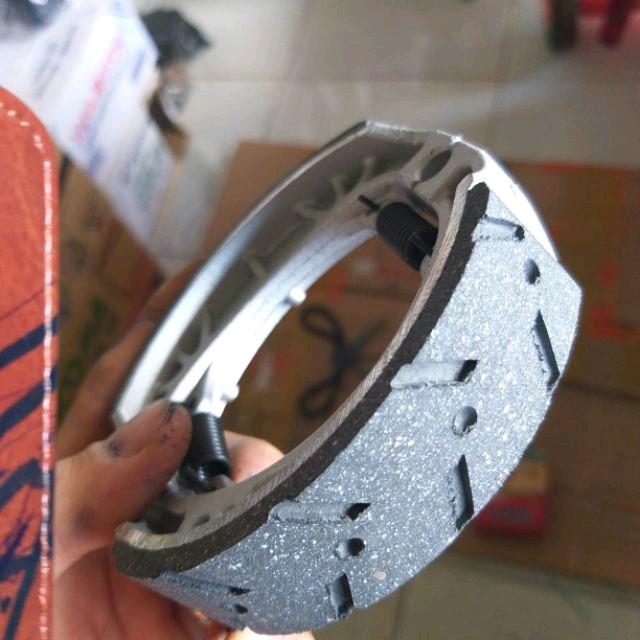 Má phanh đùm chống kêu dành cho dream wave sirius bố thắng xe máy