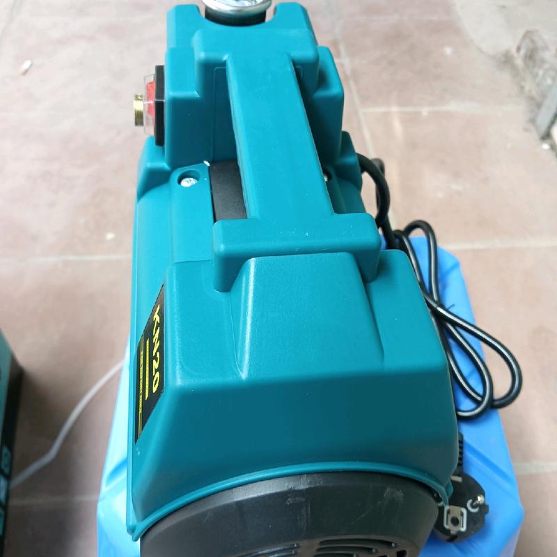 máy rửa xe hay còn gọi là máy xịt rửa đa năng kusima 2