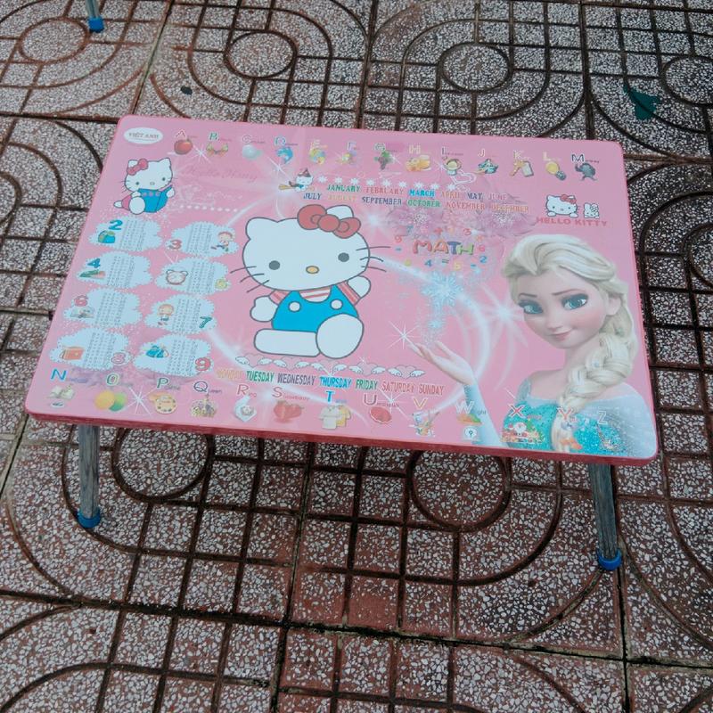 Bàn học sinh, sinh viên hình Hello Kitty kt 40x60cm 0