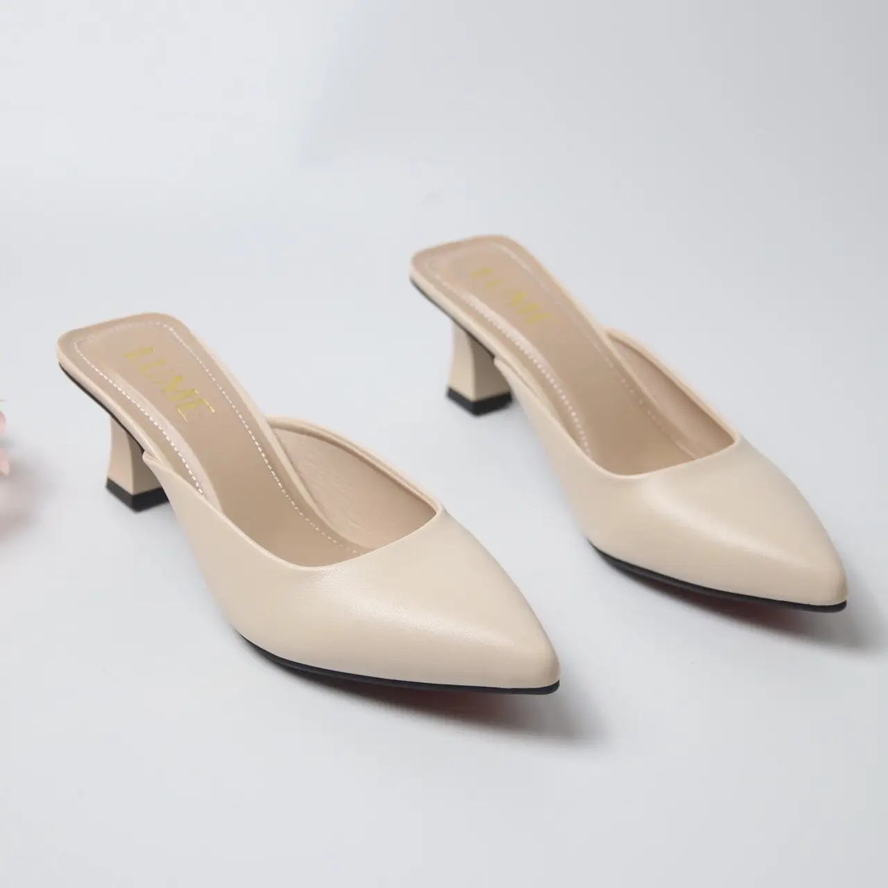 SỤC TRƠN MŨI NHỌN dễ đi , dễ phối đồ , sang trọng đủ size 35-42 / Shoes DéP  GiàY Nữ Jean, giày cao gót hởgót guốc guốcbệt. Đi êm chân chống trơn trượt Cao Su sục  chéo Đồng