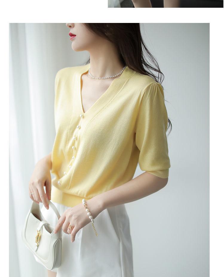 Product Introduction of Áo Len Cổ Chữ V, Nhẹ Nhàng Và Thanh Lịch, Trang Trí Ngọc Trai, Quần Áo Nữ, Hàng Mới Về Hàn Quốc Mùa Hè 2025, Dễ Phối Đồ, Áo Trông Trẻ Trung Women Top áo  len xinh Nhung 8