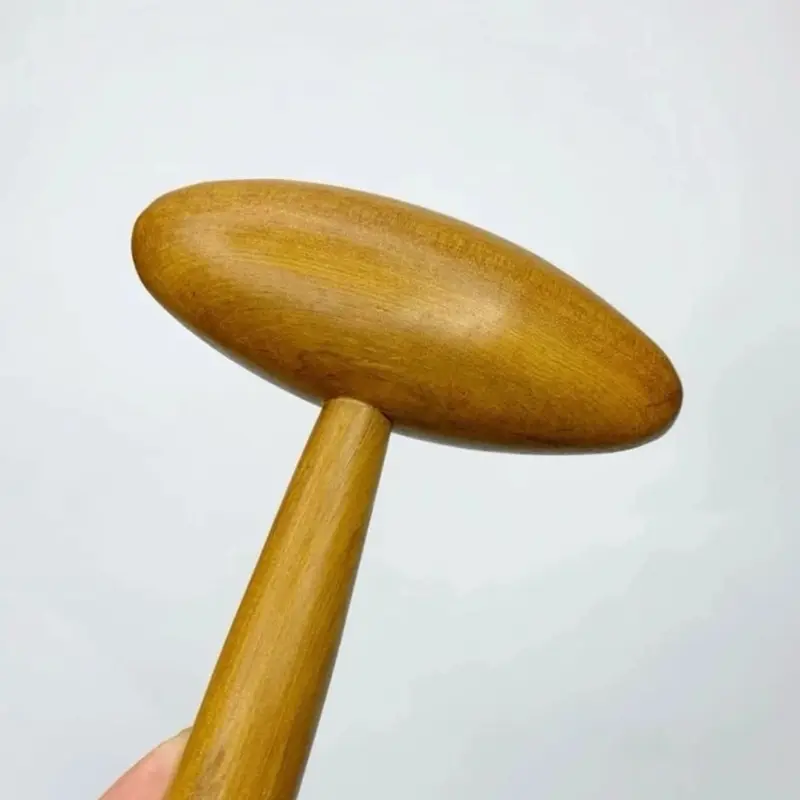 Búa gõ huyệt chân bằng gỗ thơm
